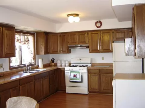836 N Ernest St, Griffith, IN 46319 photo 8