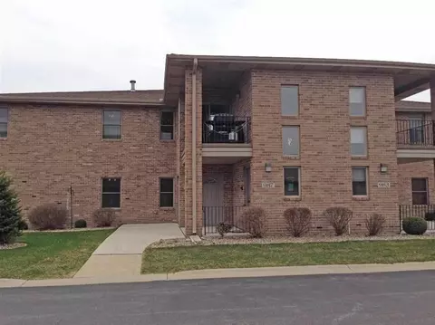 987 Oak Dr, Crown Point, IN 46307 photo 1