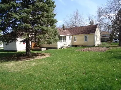 220 E Howard St, Brook, IN 47922 photo 5