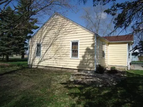220 E Howard St, Brook, IN 47922 photo 6