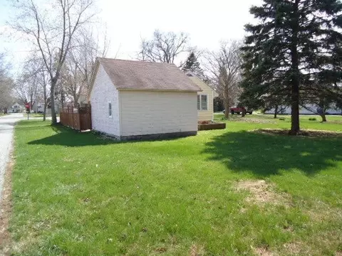 220 E Howard St, Brook, IN 47922 photo 3