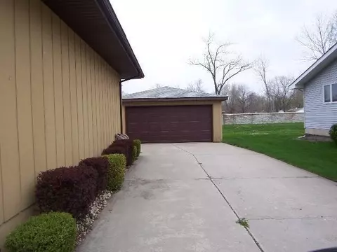 1409 River Dr, Munster, IN 46321 photo 2