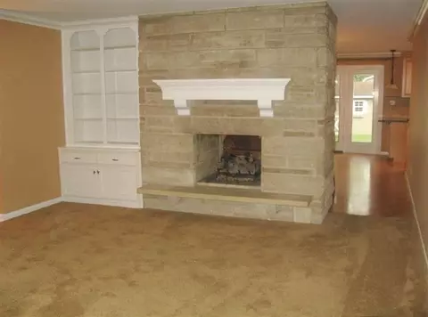657 Roane Ln, Valparaiso, IN 46385 photo 3