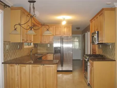 657 Roane Ln, Valparaiso, IN 46385 photo 6
