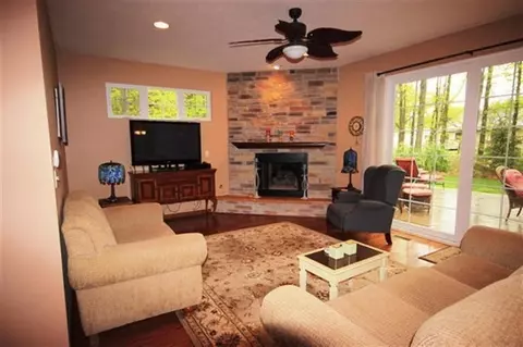 1146 Daniels Ct, Burns Harbor, IN 46304 photo 9