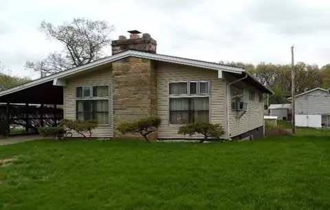 8121 Hickory Ave, Gary, IN 46403 photo 3