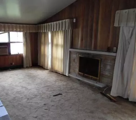 8121 Hickory Ave, Gary, IN 46403 photo 2
