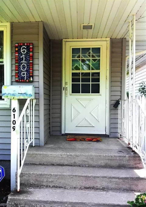 6109 Juniper Ave, Gary, IN 46403 photo 2