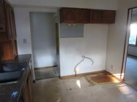 6732 E 4th Ave, Gary, IN 46403 photo 8