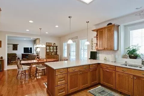 1629 Thistle Ln, Munster, IN 46321 photo 3