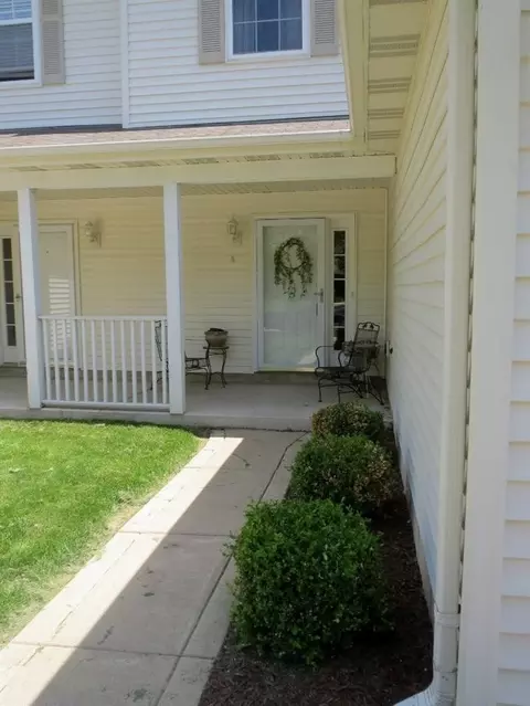 1235 Fox Hollow Dr, Porter, IN 46304 photo 4