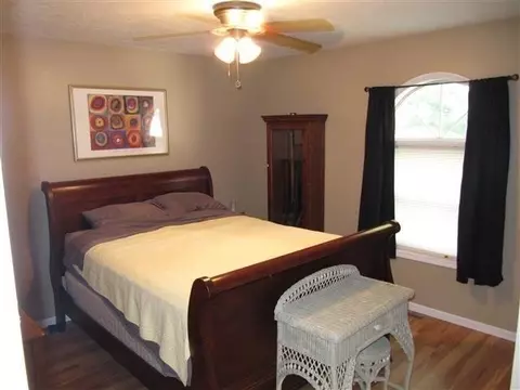 95 E Pine St, Wheatfield, IN 46392 photo 3