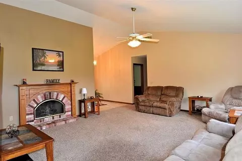 352 Nathan Ter, Valparaiso, IN 46383 photo 3