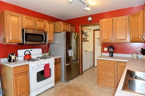 352 Nathan Ter, Valparaiso, IN 46383 photo 5