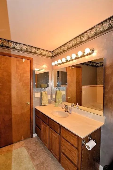 352 Nathan Ter, Valparaiso, IN 46383 photo 10