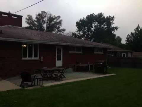 8425 Parrish Pl, Highland, IN 46322 photo 3