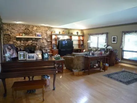 9800 Rose Ln, Munster, IN 46321 photo 7