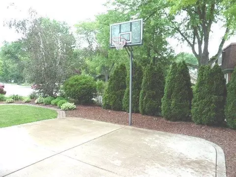 9148 Walnut Dr, Munster, IN 46321 photo 6