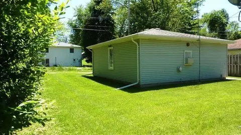 329 Indiana St, Porter, IN 46304 photo 6
