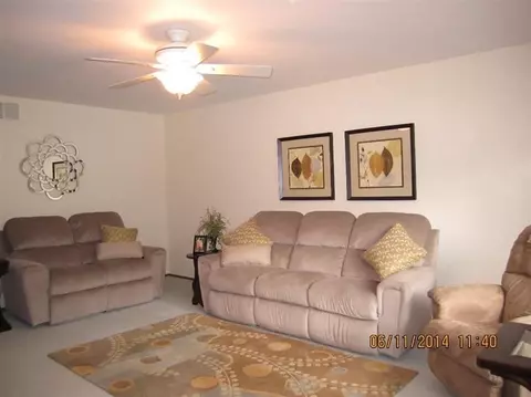 435 N Elmer St, Griffith, IN 46319 photo 4