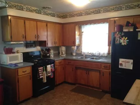 417 N Harvey St, Griffith, IN 46319 photo 5