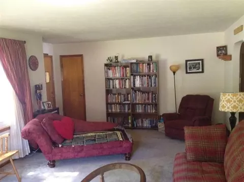 417 N Harvey St, Griffith, IN 46319 photo 3