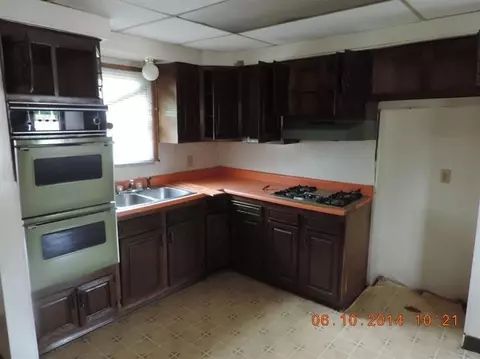 1387 Ellsworth St, Gary, IN 46404 photo 10