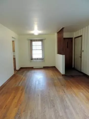 935 N Dwiggins Ave, Griffith, IN 46319 photo 4