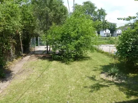 741 Rhode Is, Gary, IN 46402 photo 9
