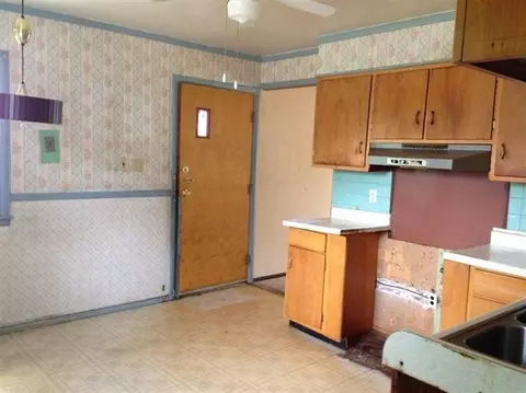 741 Clinton St, Gary, IN 46406 photo 8