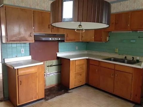 741 Clinton St, Gary, IN 46406 photo 10