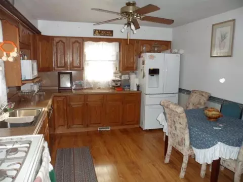 1906 S Colfax St, Griffith, IN 46319 photo 5