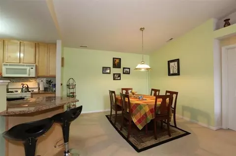 530 Cambridge Ct #2B, Munster, IN 46321 photo 4