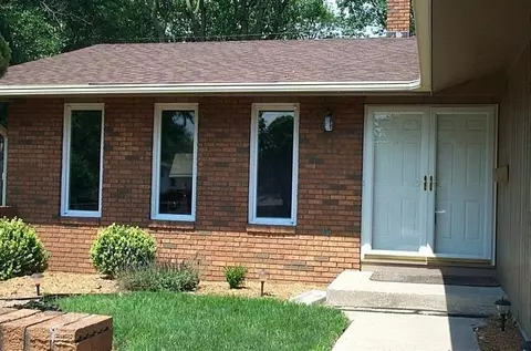 9254 Chestnut Ln, Munster, IN 46321 photo 3