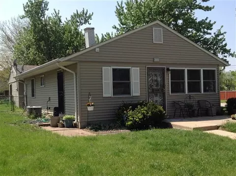 2000 Roosevelt St, Gary, IN 46404 photo 2