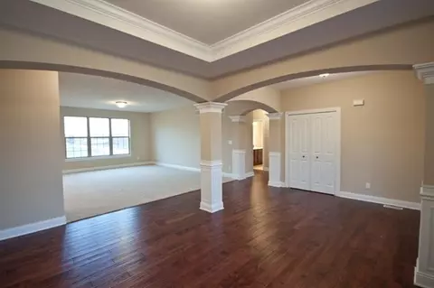 2059 Walker Dr, Valparaiso, IN 46385 photo 4