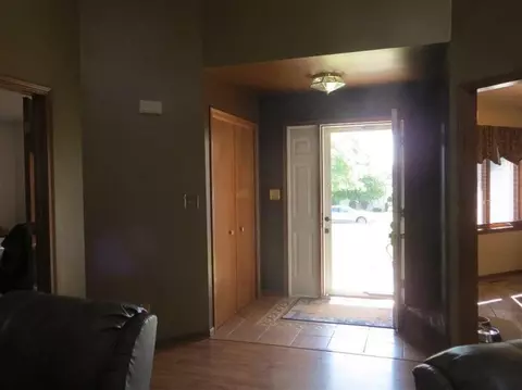9391 E Oakridge Dr, Saint John, IN 46373 photo 3