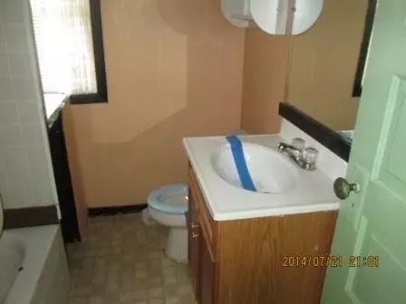 220 Marshall St, Gary, IN 46404 photo 5