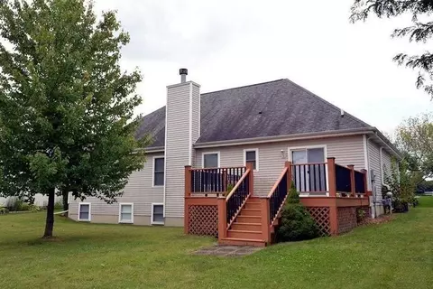257 Moncrief Dr, Valparaiso, IN 46385 photo 2