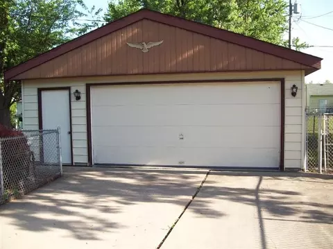 737 Apache Ln, Lowell, IN 46356 photo 9