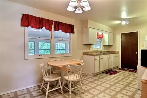 10442 N 470, De Motte, IN 46310 photo 4