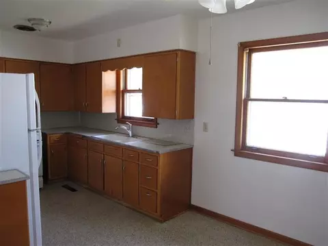 7148 Tapper Ave, Hammond, IN 46324 photo 4