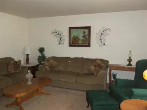 538 S Lafayette St, Griffith, IN 46319 photo 4