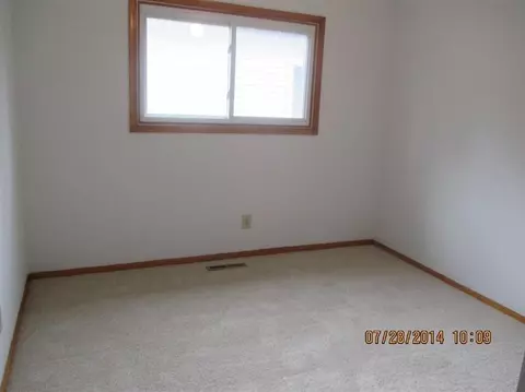 619 E 40th Pl, Griffith, IN 46319 photo 5