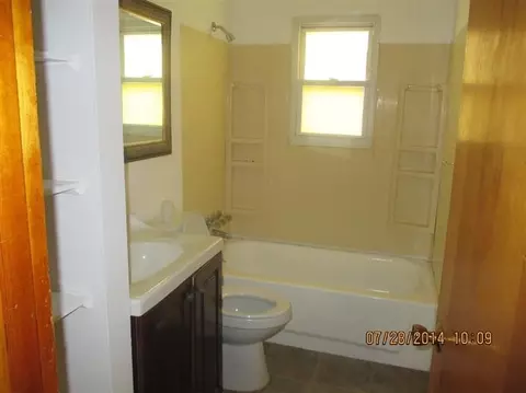 619 E 40th Pl, Griffith, IN 46319 photo 4