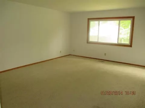 619 E 40th Pl, Griffith, IN 46319 photo 7