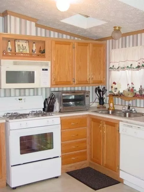 4886 S 200, La Porte, IN 46350 photo 5
