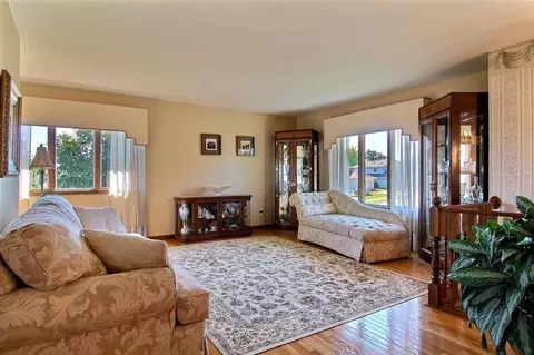1422 Painted Leaf Dr, Crown Point, IN 46307 photo 5