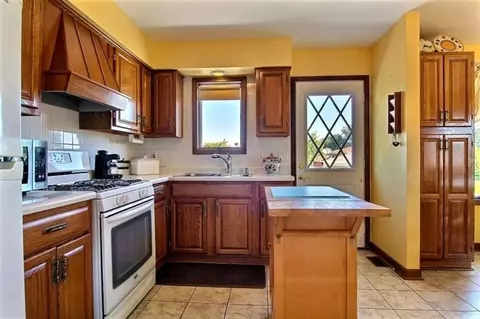 1422 Painted Leaf Dr, Crown Point, IN 46307 photo 8