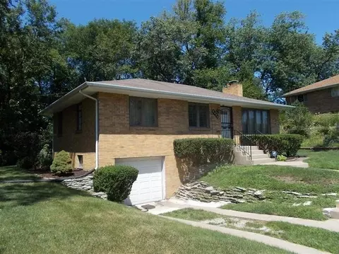6956 Hemlock Ave, Gary, IN 46403 photo 5